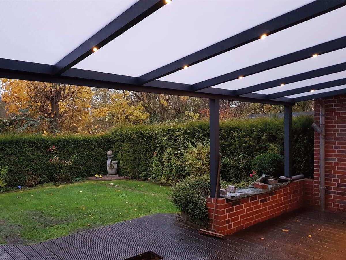 Terrassenüberdachung 7 Terrassenüberdachung in Anthrazit mit Beleuchtung