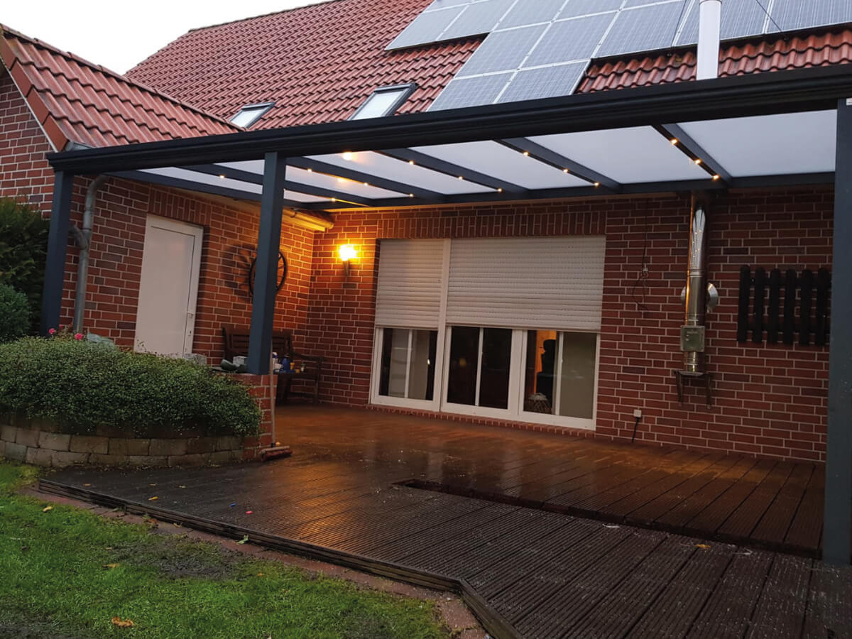 Terrassenüberdachung 9 Terrassenüberdachung in Anthrazit mit Beleuchtung